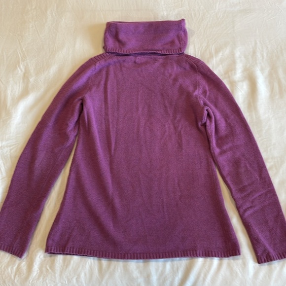 Banana Republic Cashmere Blend Mock Neck Sweater - Small - Picture 8 of 9